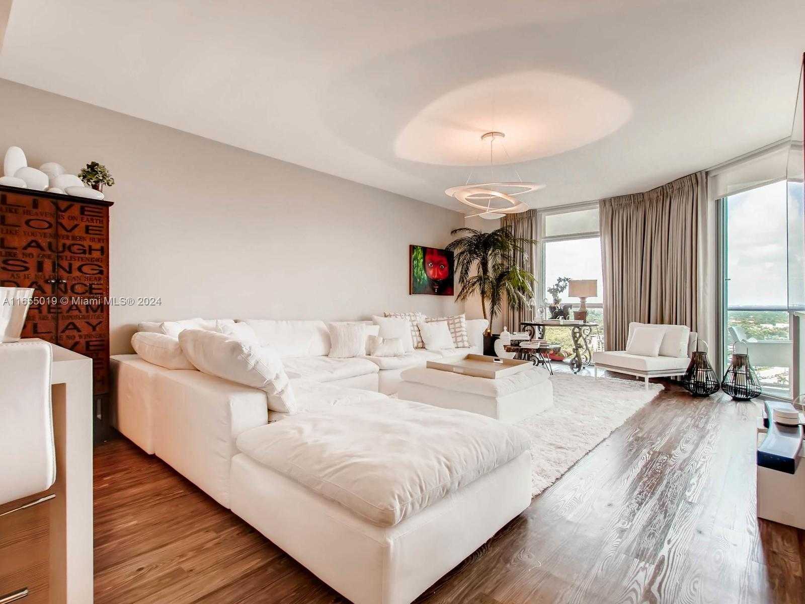 Small Image of 17301 BISCAYNE BLVD #2306, North Miami Beach Number 8