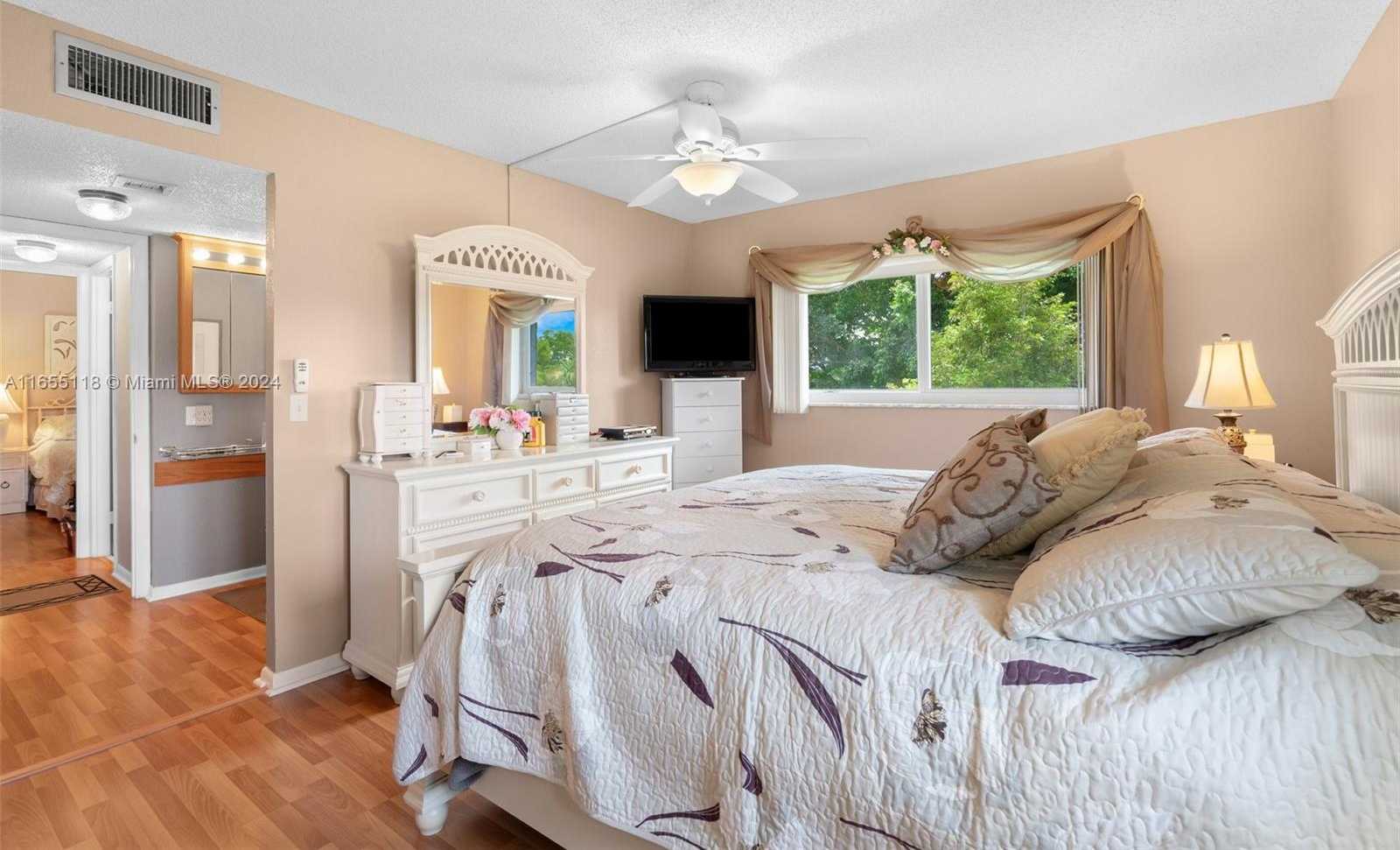 Small Image of 3210 HOLIDAY SPRINGS BLVD #2-309, Margate Number 15