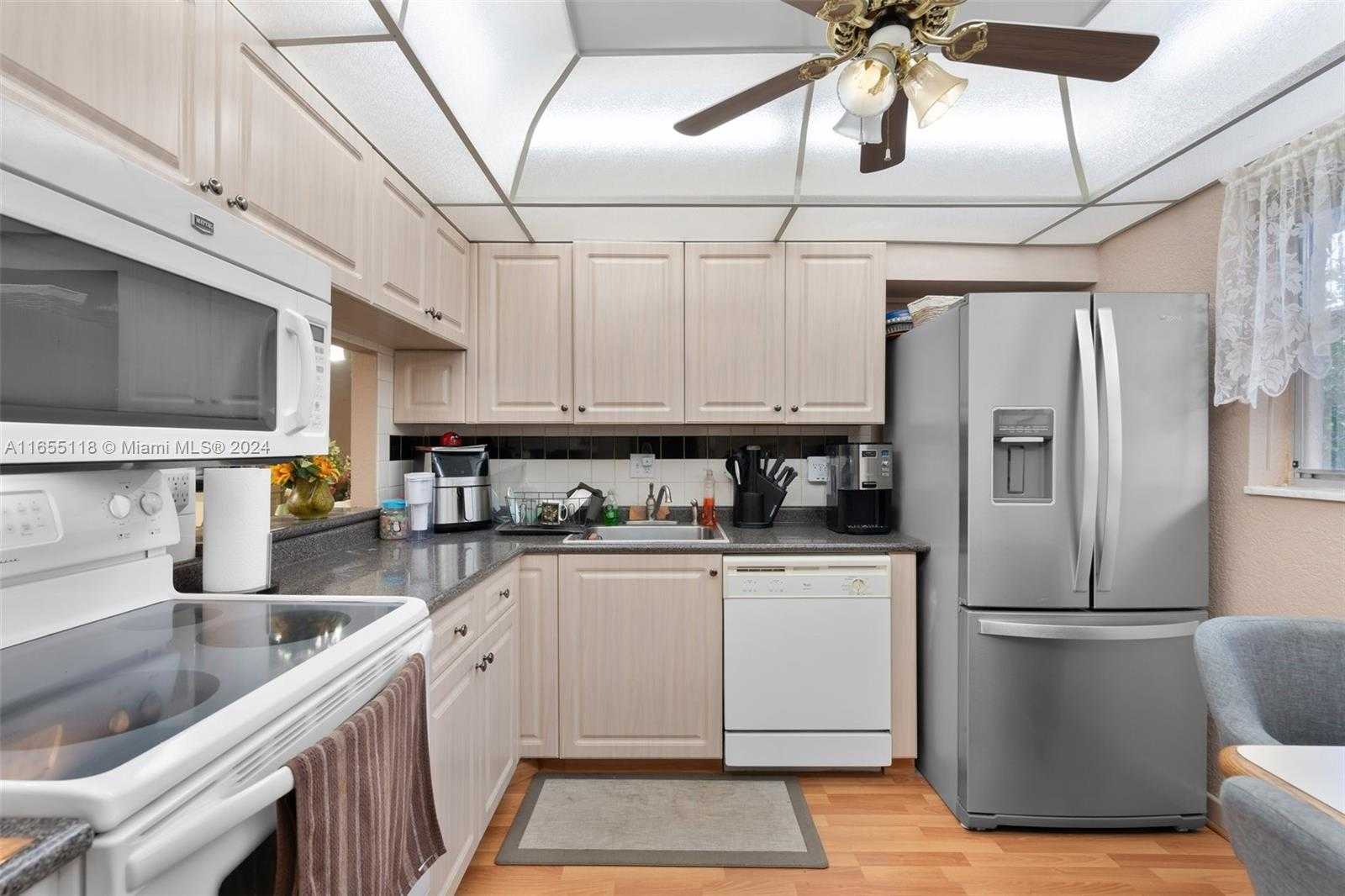 Small Image of 3210 HOLIDAY SPRINGS BLVD #2-309, Margate Number 4
