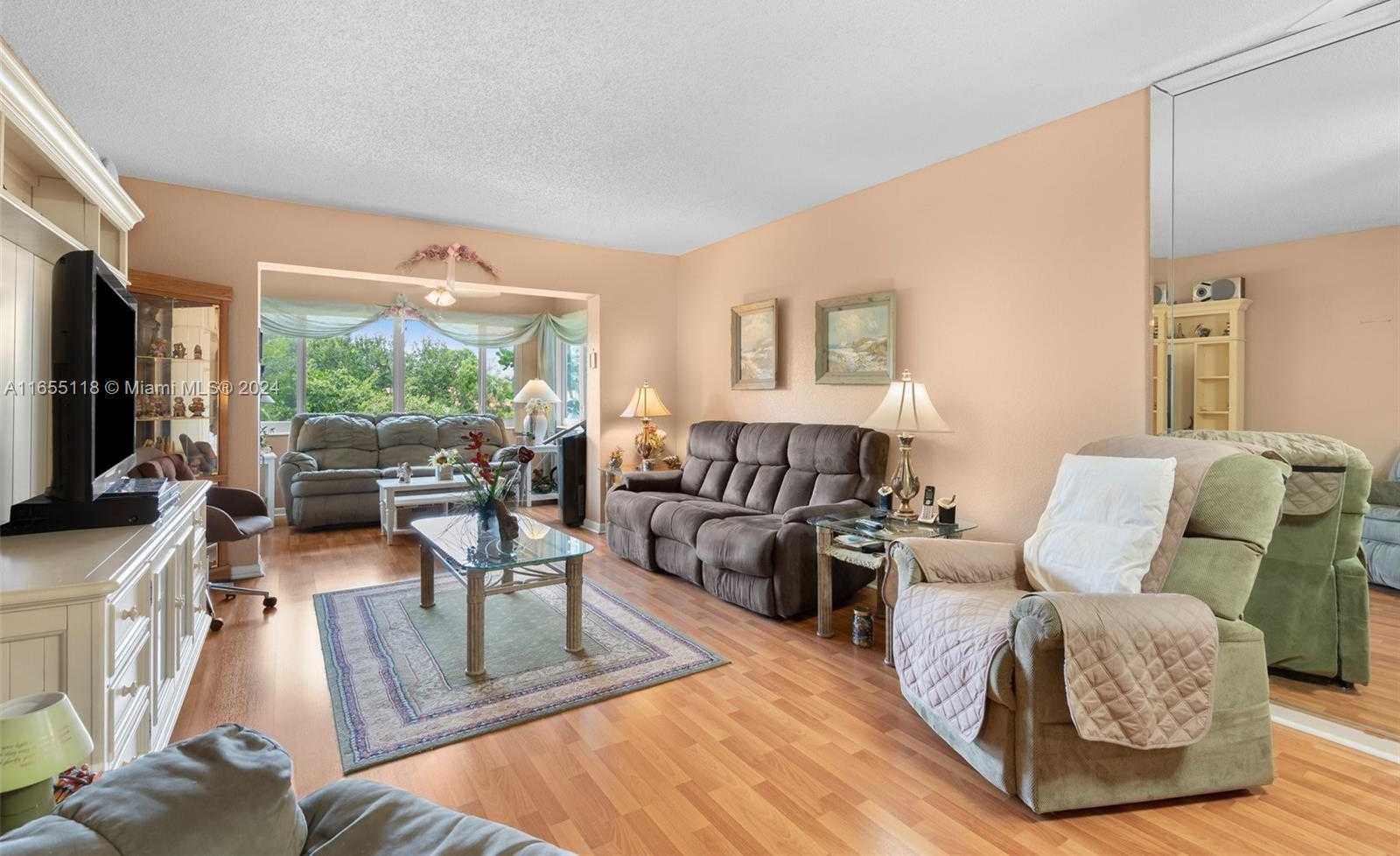 Small Image of 3210 HOLIDAY SPRINGS BLVD #2-309, Margate Number 7