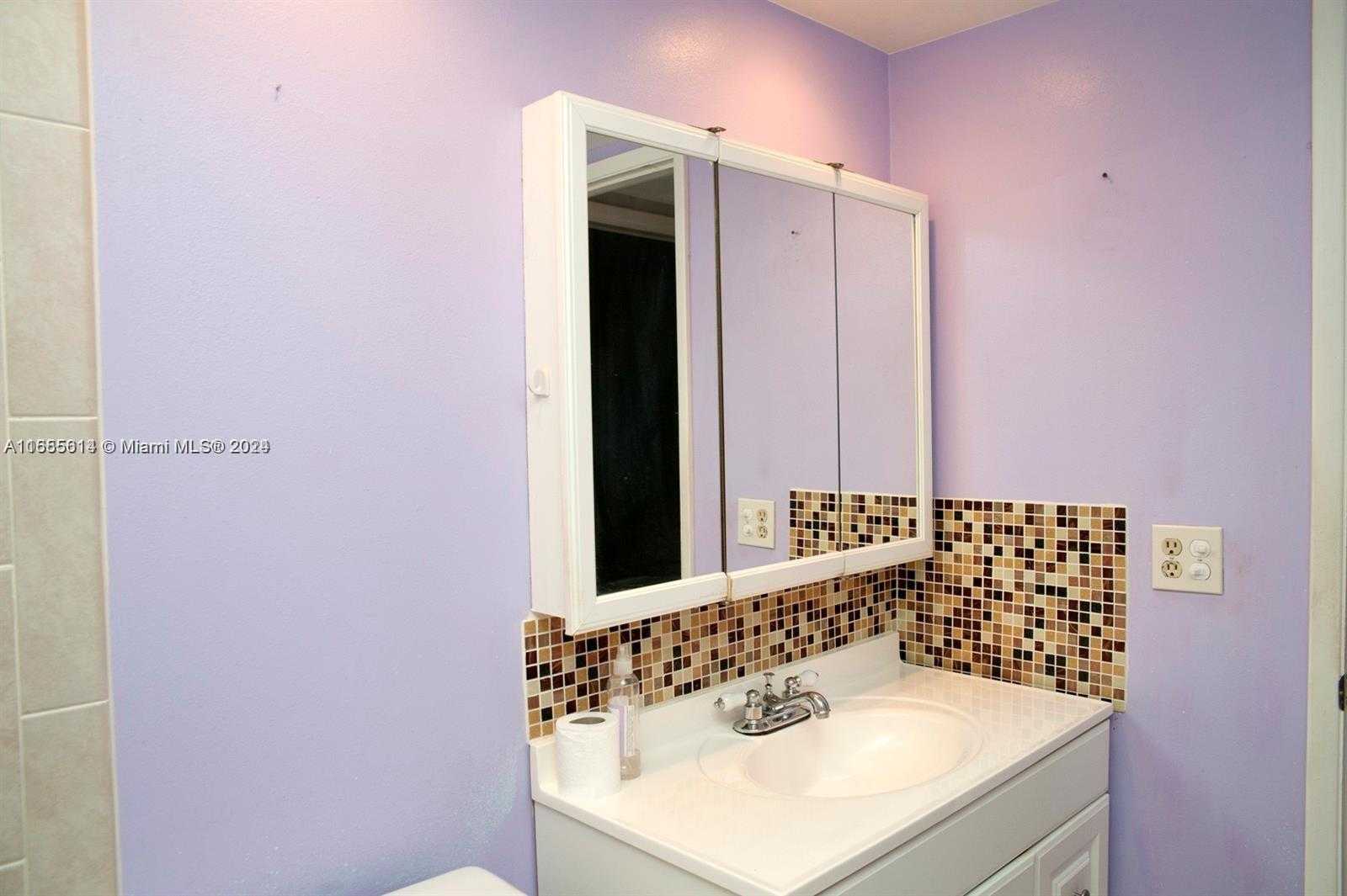 Small Image of 300 LAYNE BLVD #215, Hallandale Beach Number 11