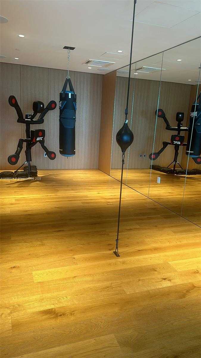 Small Image of 300 BISCAYNE BLVD WAY #1909, Miami Number 13