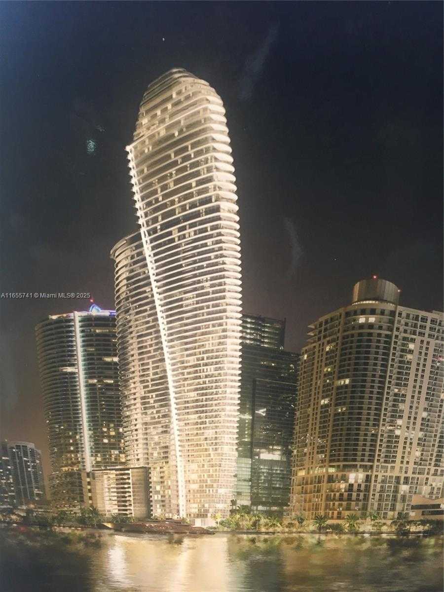 Small Image of 300 BISCAYNE BLVD WAY #1909, Miami Number 4
