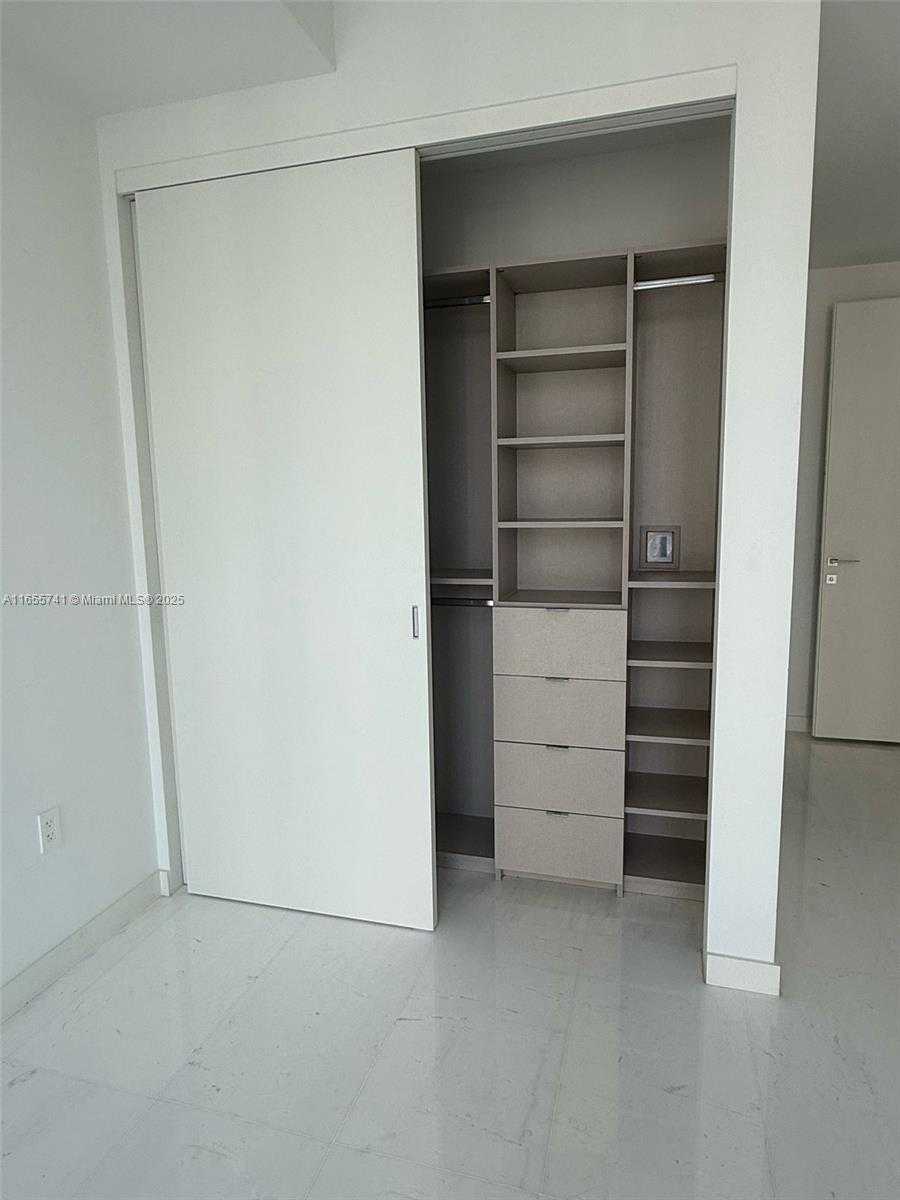 Small Image of 300 BISCAYNE BLVD WAY #1909, Miami Number 59