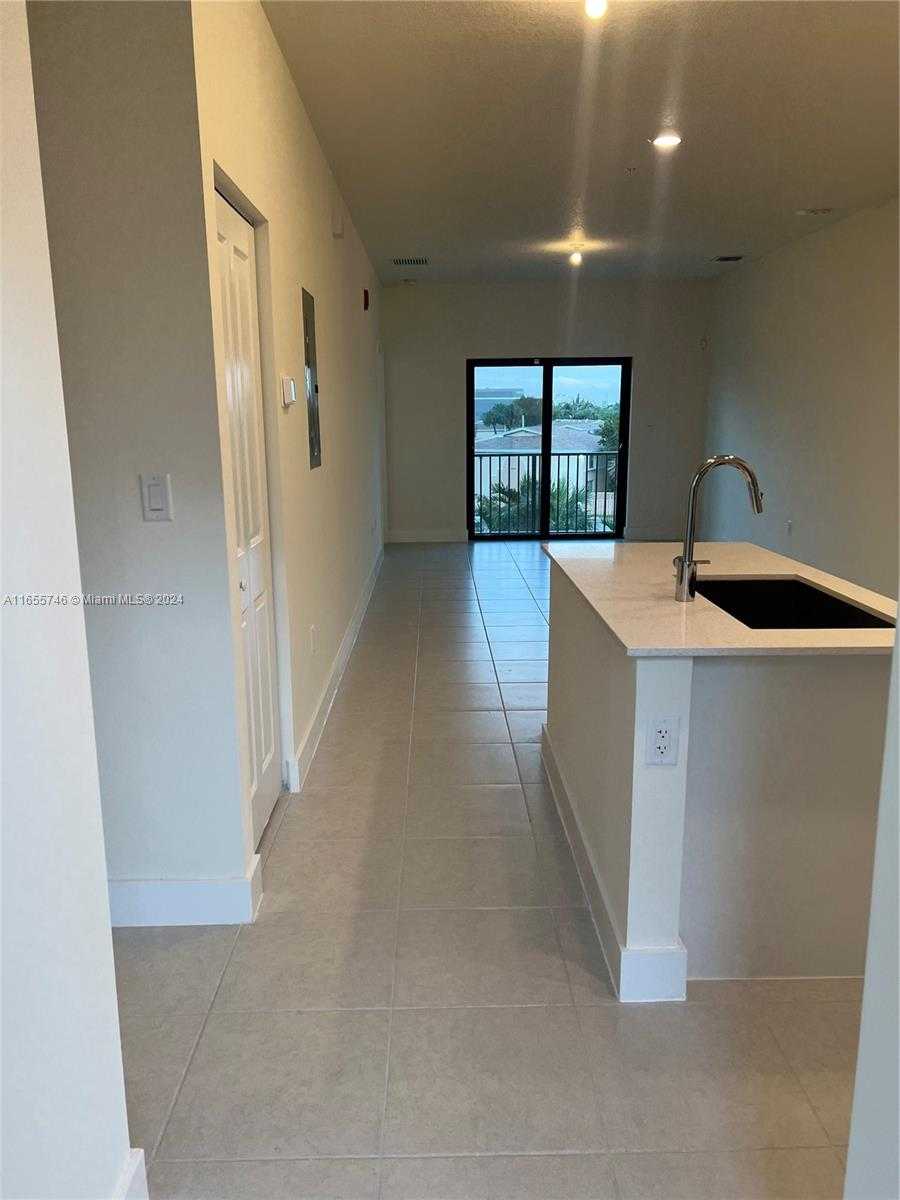 Small Image of 8001 NORTH WEST 41ST ST #F-310, Doral Number 5