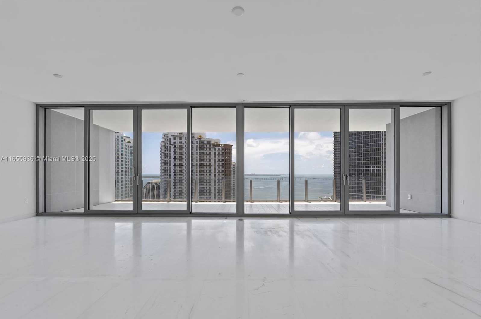 Small Image of 300 BISCAYNE BLVD WAY #2702, Miami Number 16