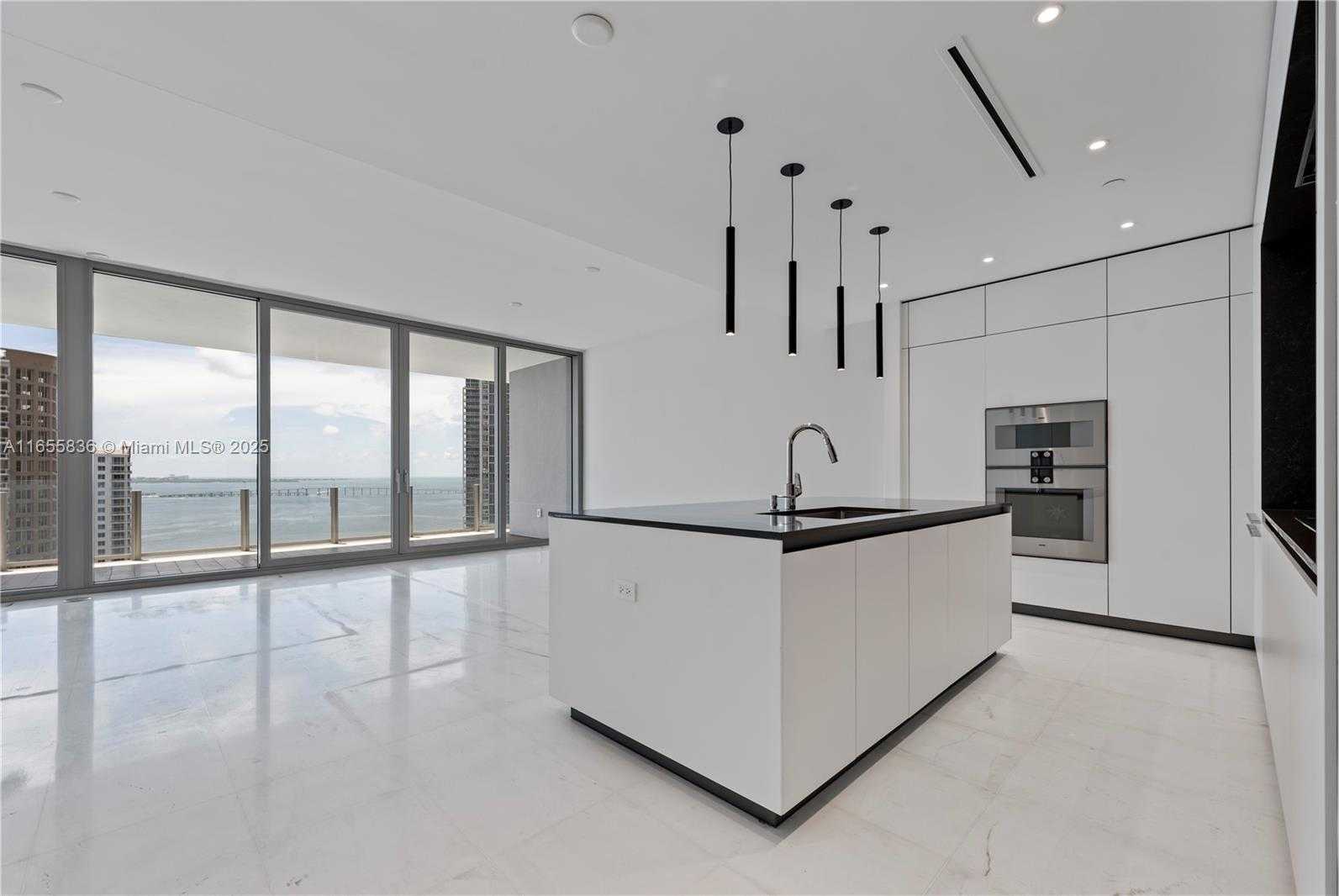 Small Image of 300 BISCAYNE BLVD WAY #2702, Miami Number 17
