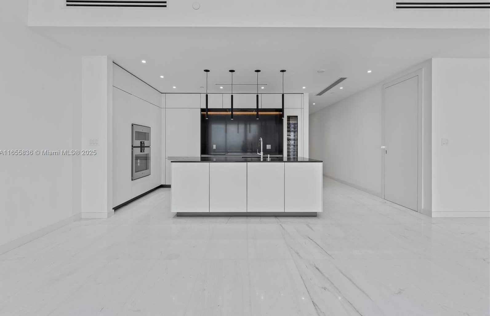 Small Image of 300 BISCAYNE BLVD WAY #2702, Miami Number 19