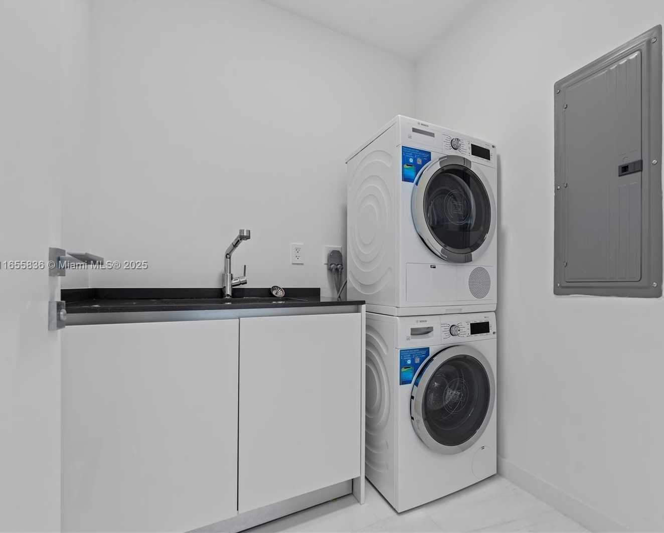 Small Image of 300 BISCAYNE BLVD WAY #2702, Miami Number 20