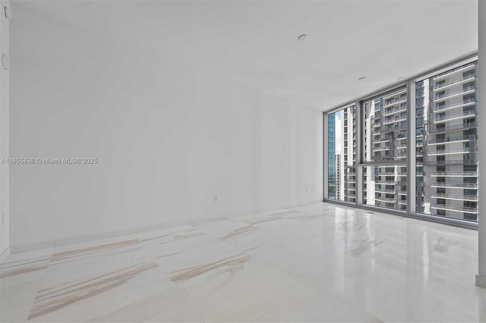 Small Image of 300 BISCAYNE BLVD WAY #2702, Miami Number 25