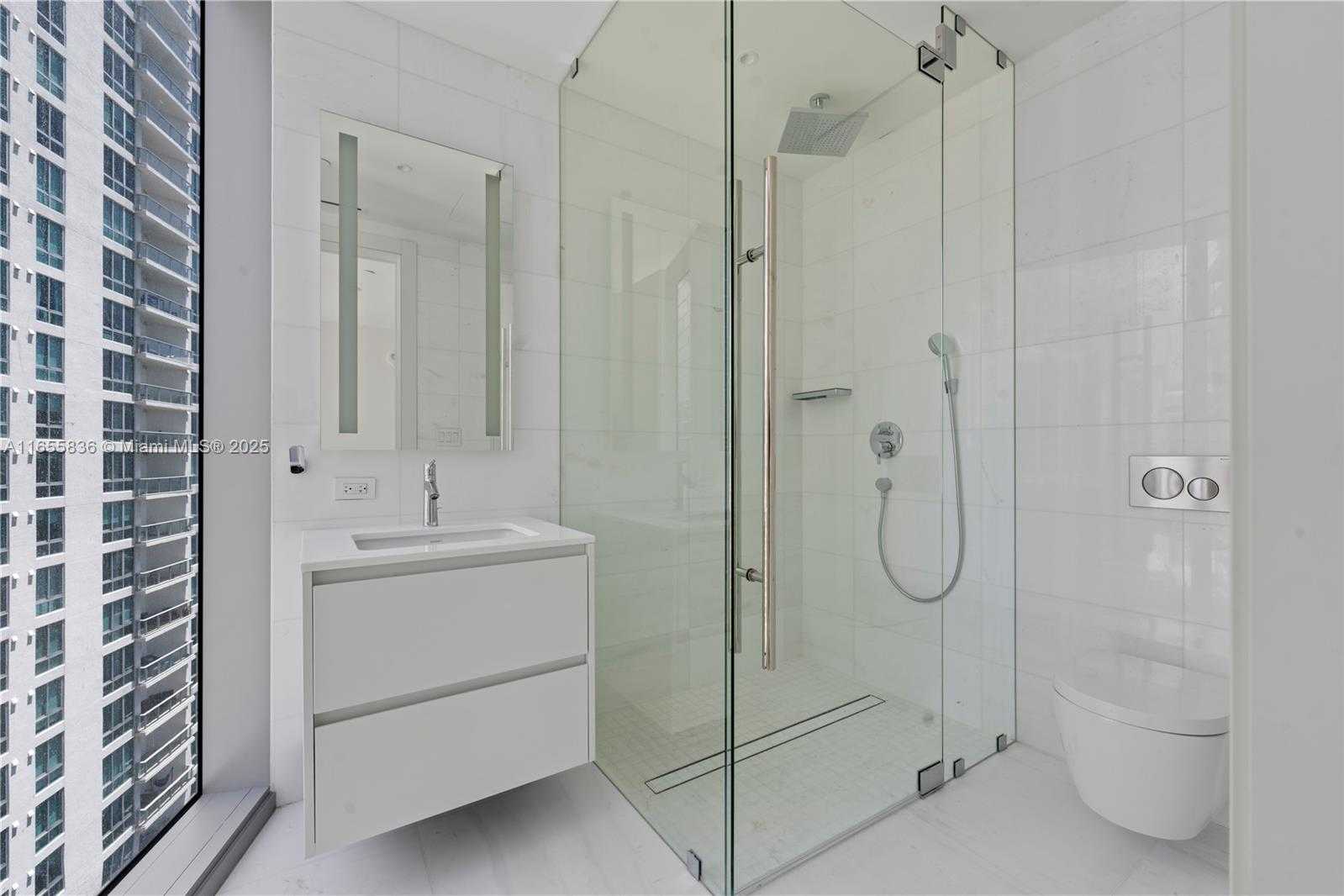 Small Image of 300 BISCAYNE BLVD WAY #2702, Miami Number 35