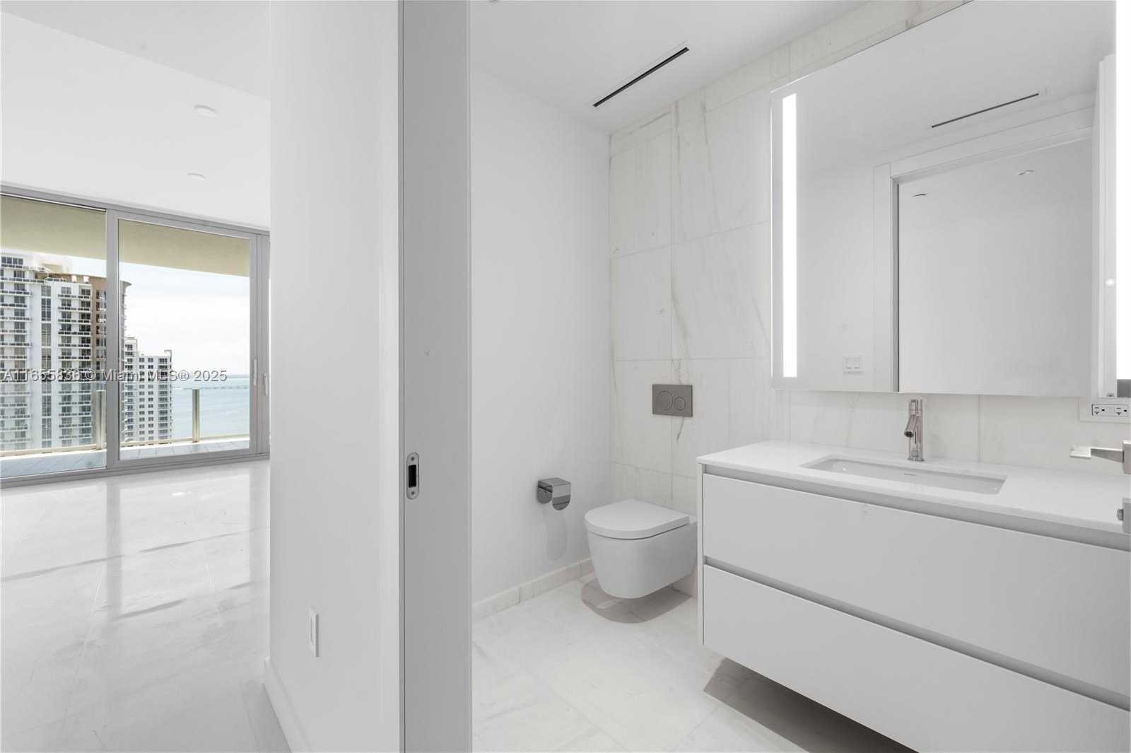 Small Image of 300 BISCAYNE BLVD WAY #2702, Miami Number 8