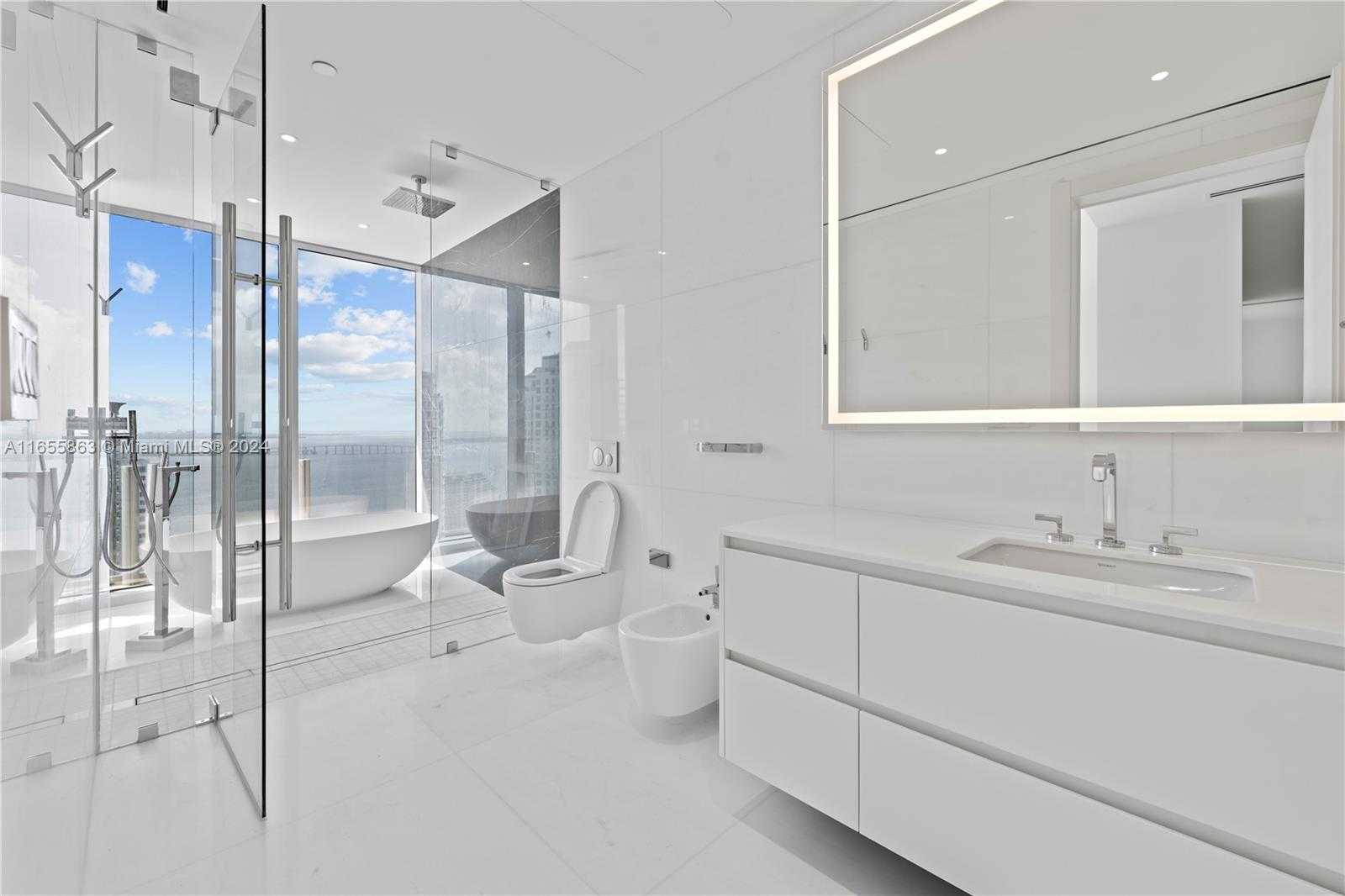 Small Image of 300 BISCAYNE BLVD WAY #3201, Miami Number 17