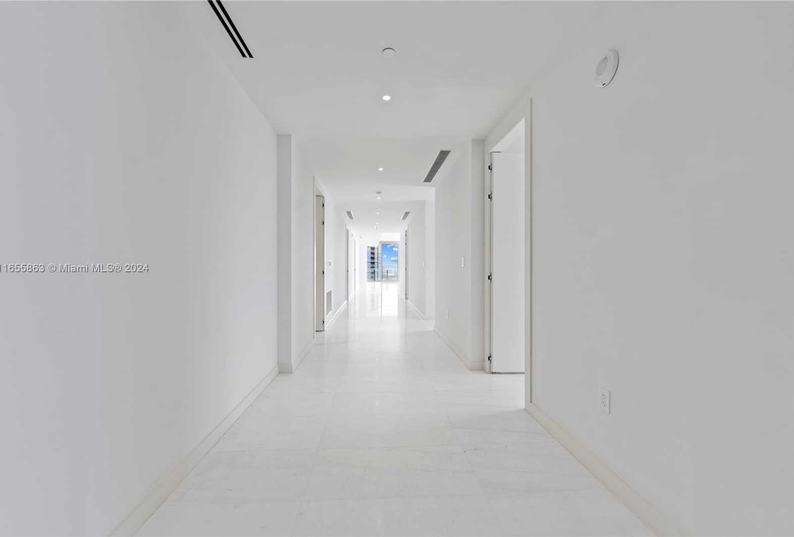 Small Image of 300 BISCAYNE BLVD WAY #3201, Miami Number 2