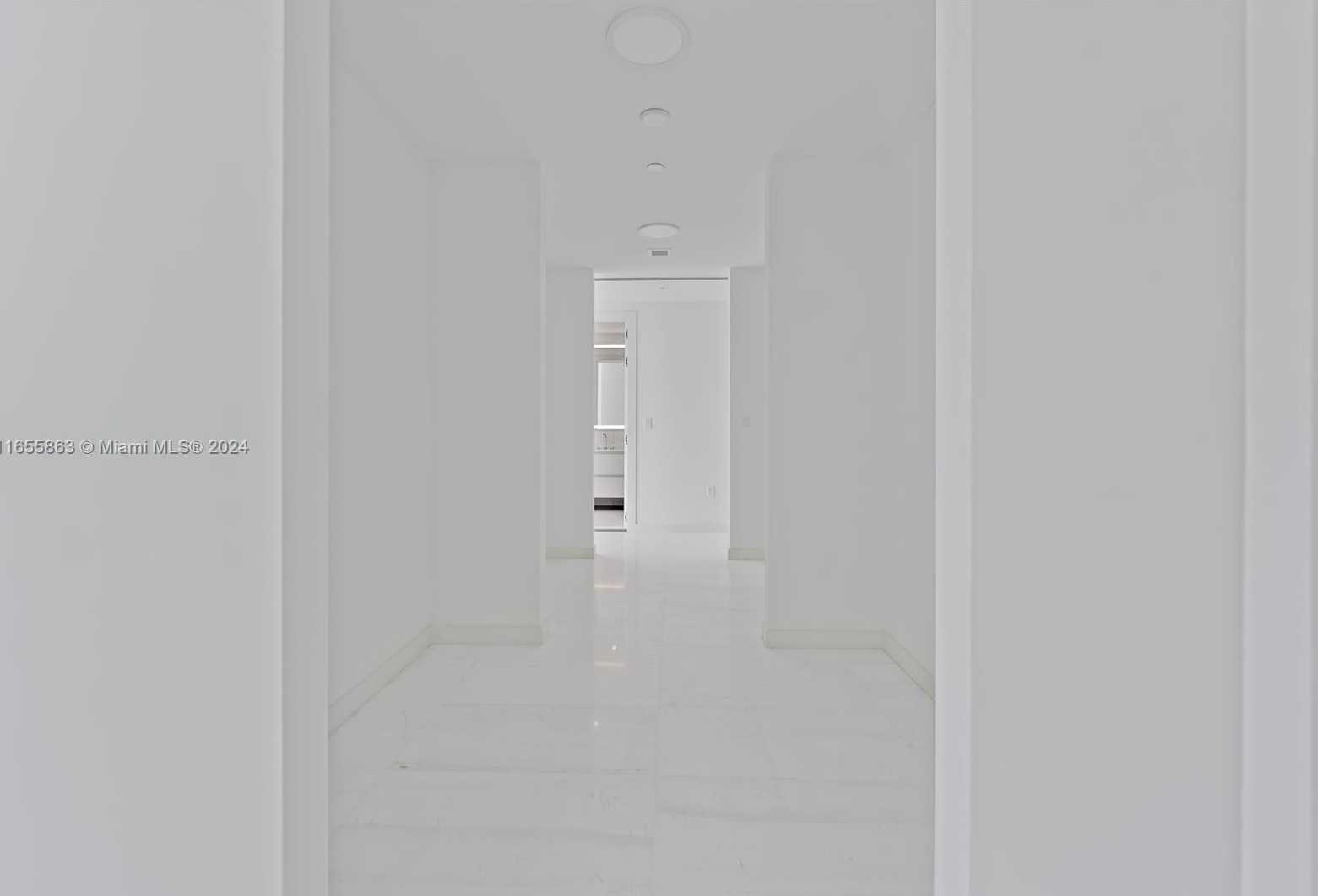 Small Image of 300 BISCAYNE BLVD WAY #3201, Miami Number 20