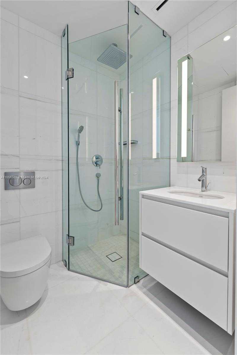 Small Image of 300 BISCAYNE BLVD WAY #3201, Miami Number 30