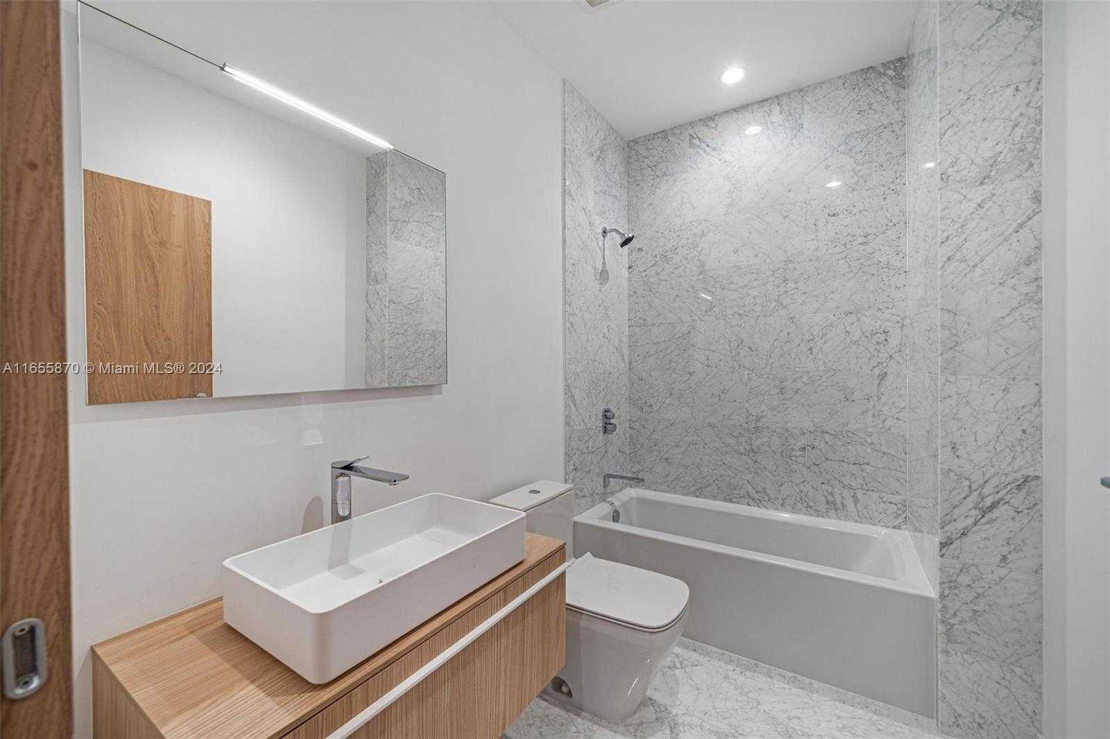 Small Image of 1135 103 ST #202, Bay Harbor Islands Number 25