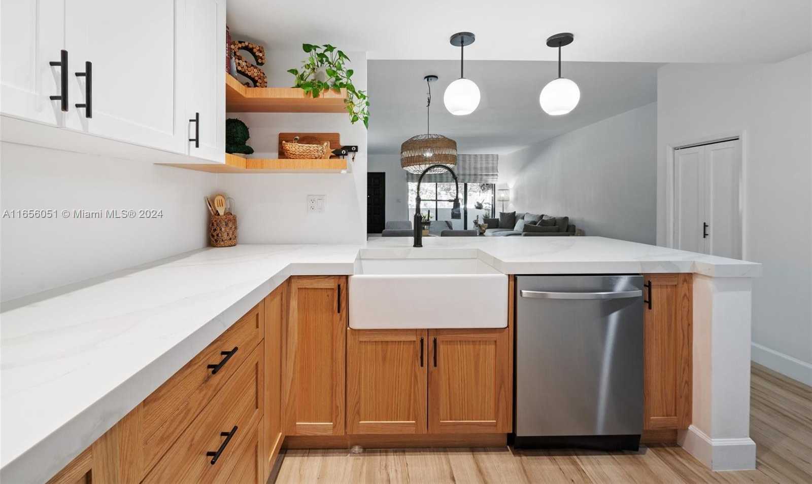 Small Image of 2600 CARDENA ST #11, Coral Gables Number 12
