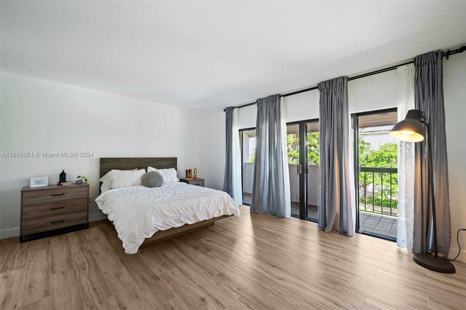 Small Image of 2600 CARDENA ST #11, Coral Gables Number 16