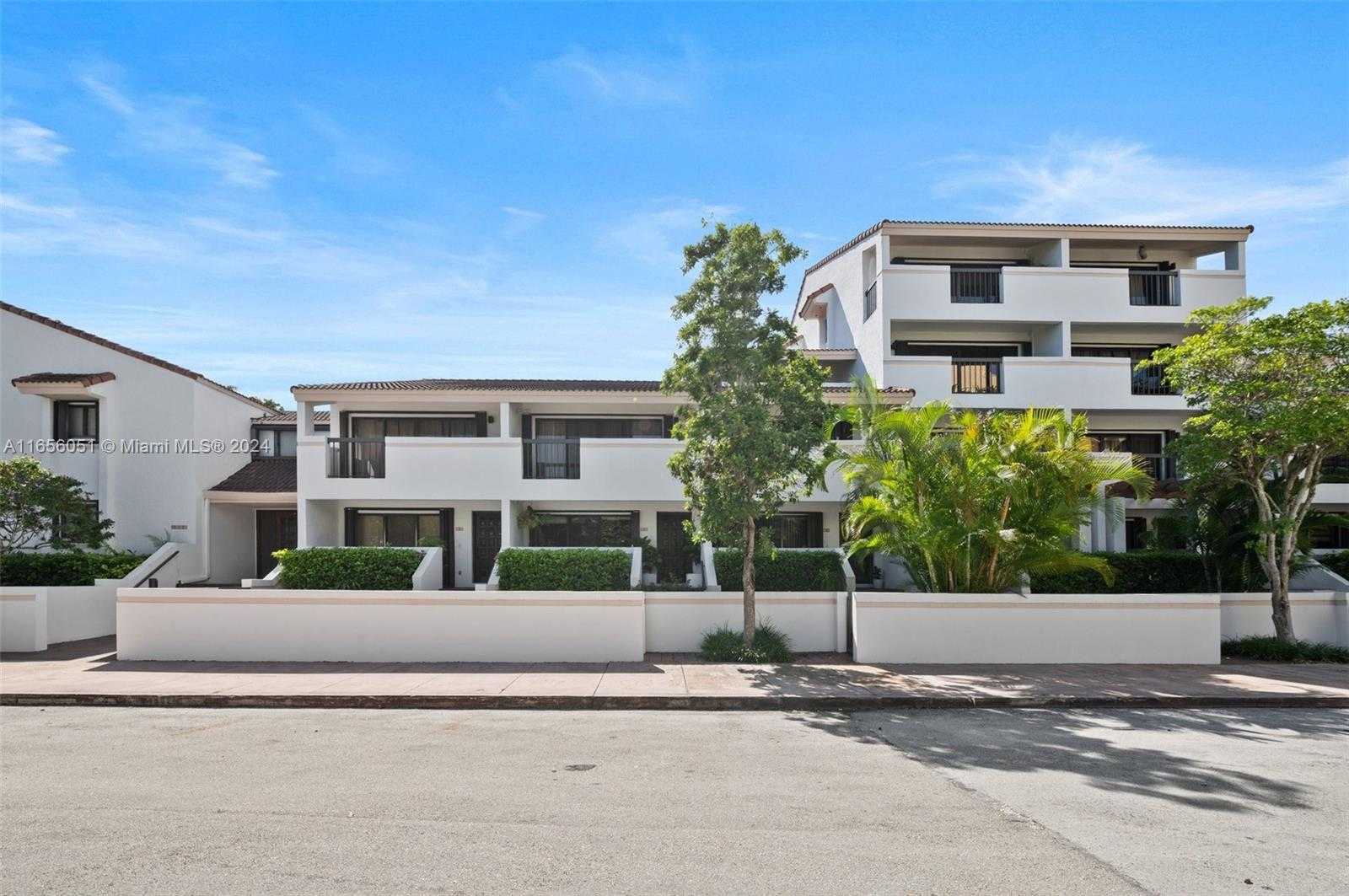 Small Image of 2600 CARDENA ST #11, Coral Gables Number 26