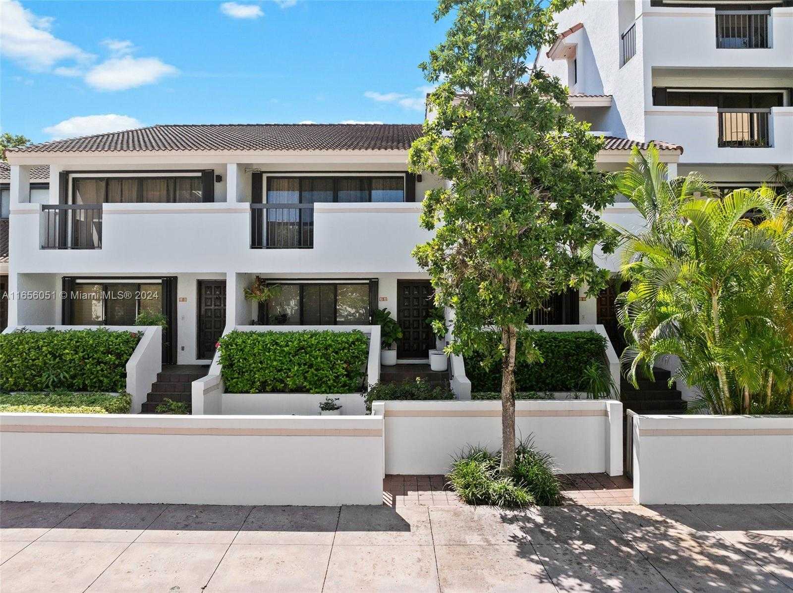 Small Image of 2600 CARDENA ST #11, Coral Gables Number 28