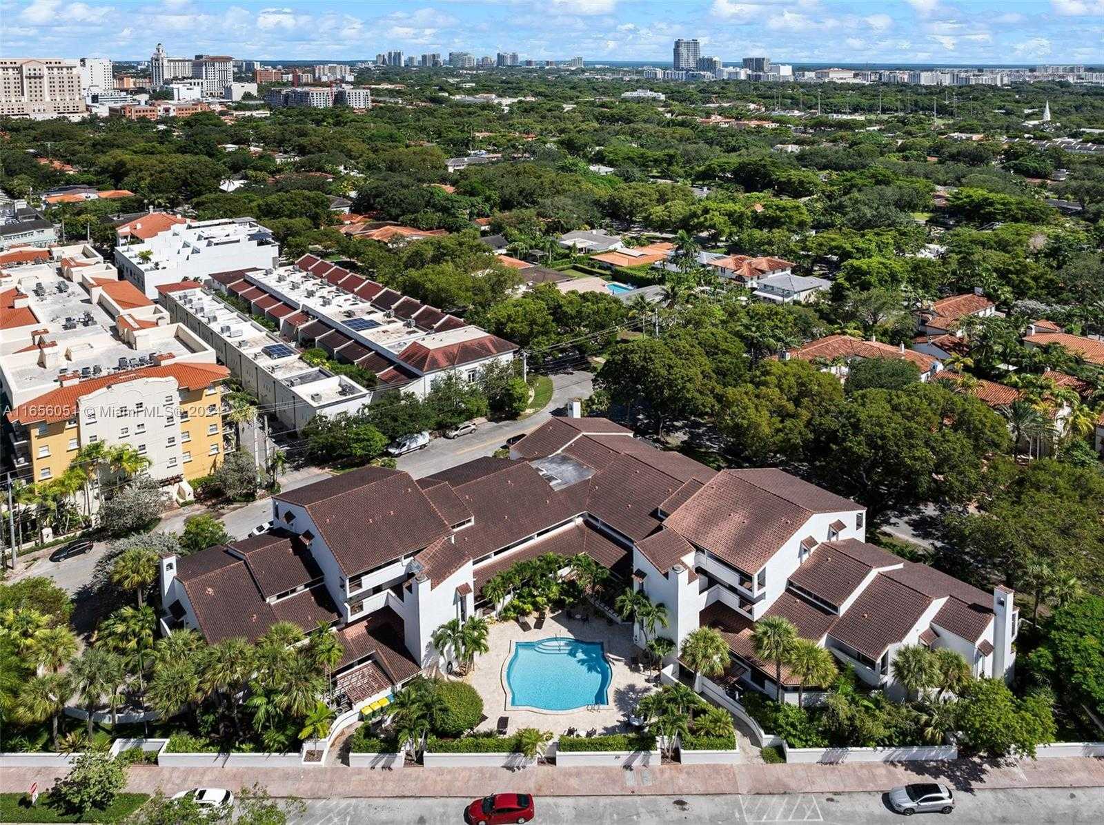 Small Image of 2600 CARDENA ST #11, Coral Gables Number 38