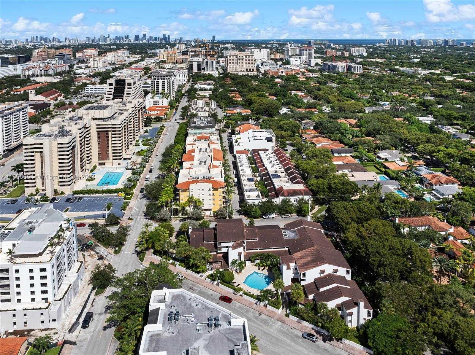 Small Image of 2600 CARDENA ST #11, Coral Gables Number 39