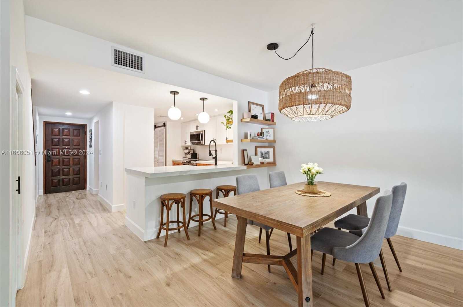 Small Image of 2600 CARDENA ST #11, Coral Gables Number 5