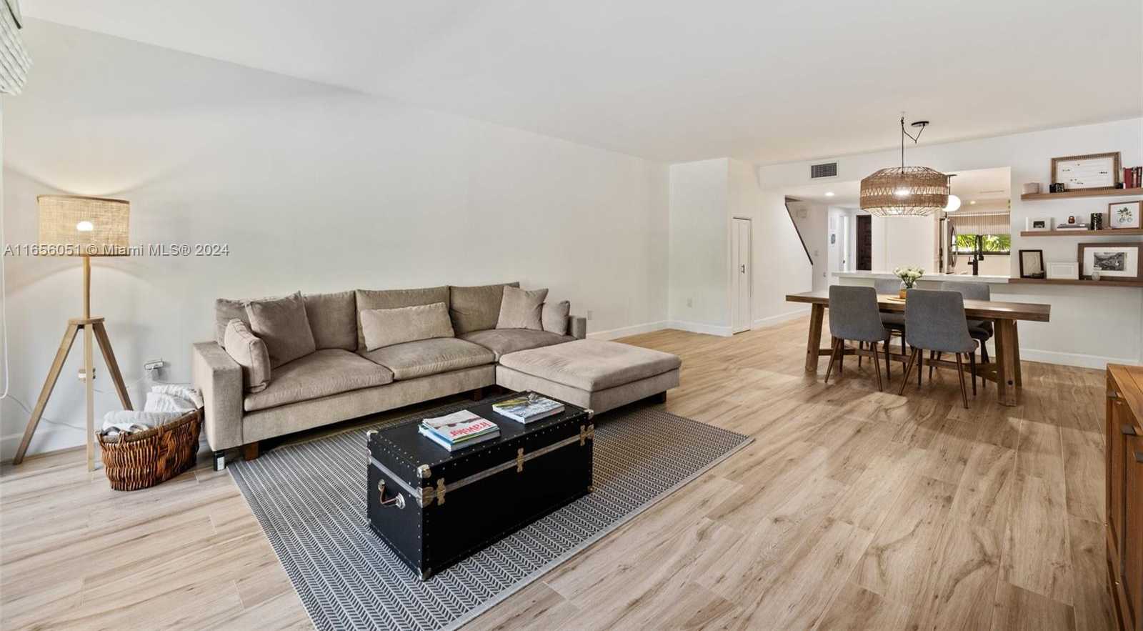 Small Image of 2600 CARDENA ST #11, Coral Gables Number 6
