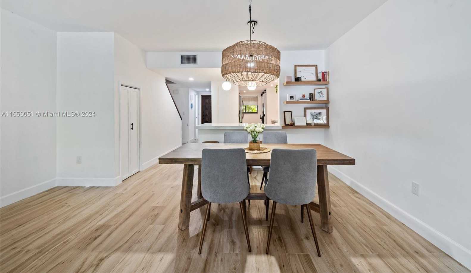 Small Image of 2600 CARDENA ST #11, Coral Gables Number 7