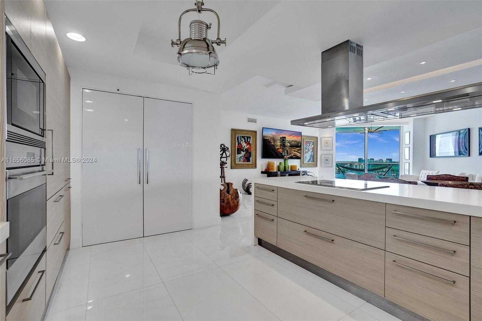 Small Image of 17301 BISCAYNE BLVD #1803, North Miami Beach Number 10