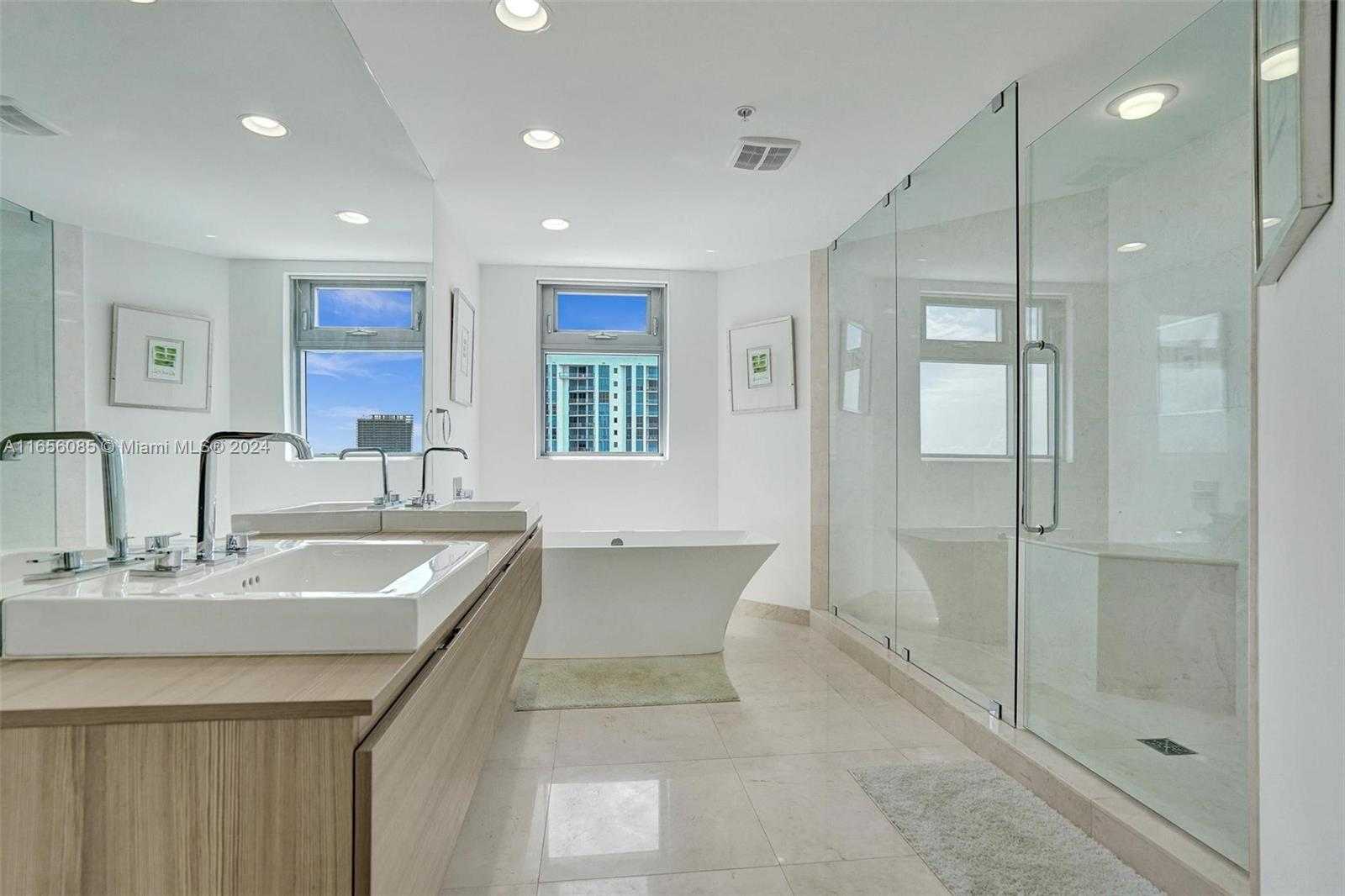 Small Image of 17301 BISCAYNE BLVD #1803, North Miami Beach Number 15