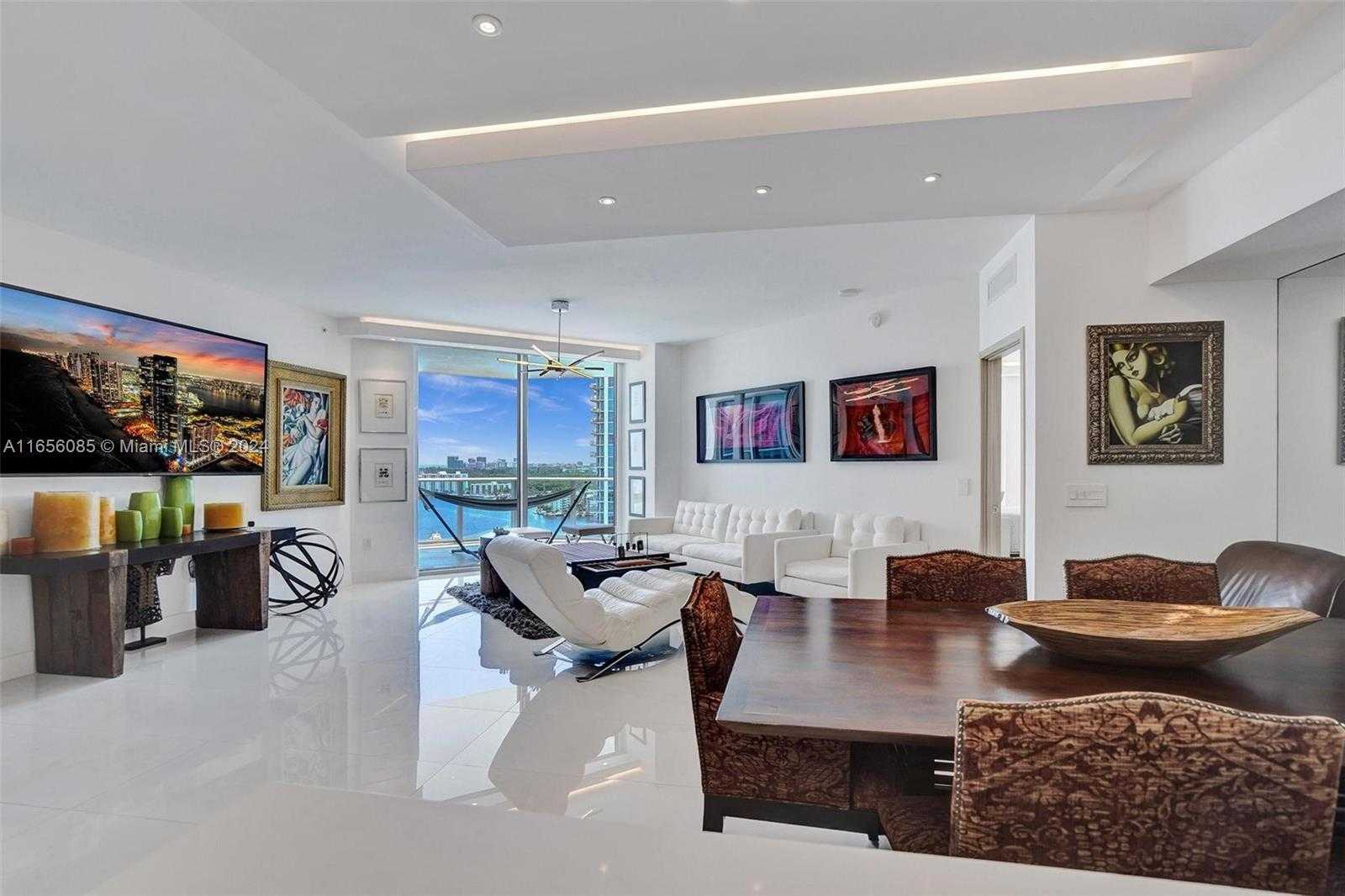 Small Image of 17301 BISCAYNE BLVD #1803, North Miami Beach Number 3