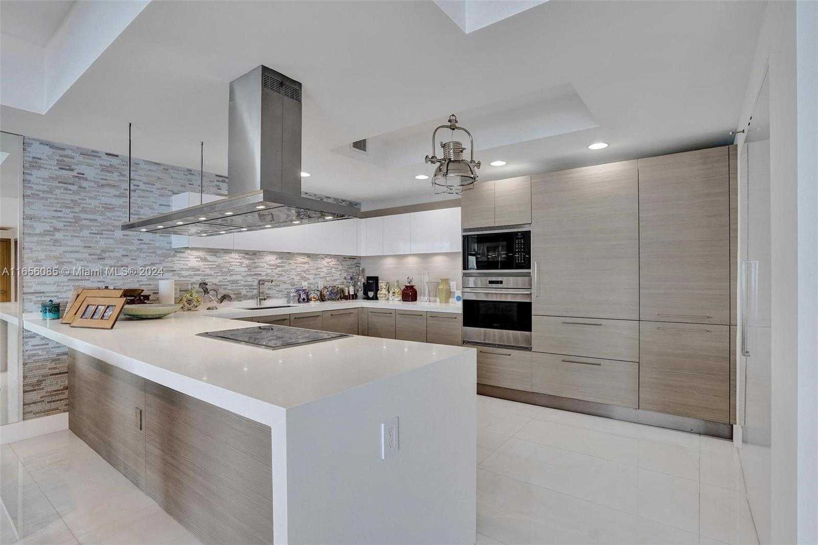 Small Image of 17301 BISCAYNE BLVD #1803, North Miami Beach Number 8