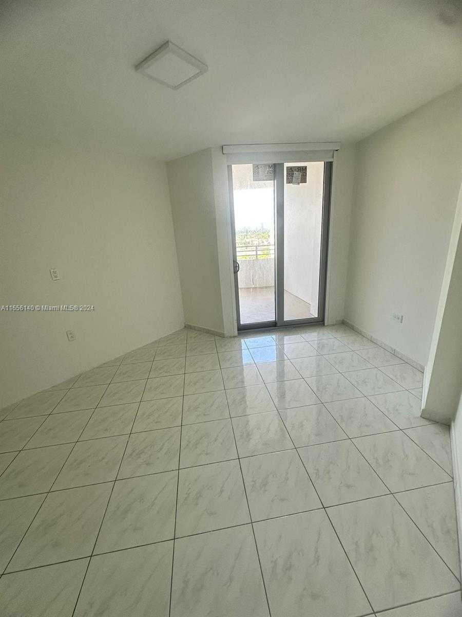 Small Image of 5555 COLLINS AVE #8Z, Miami Beach Number 12
