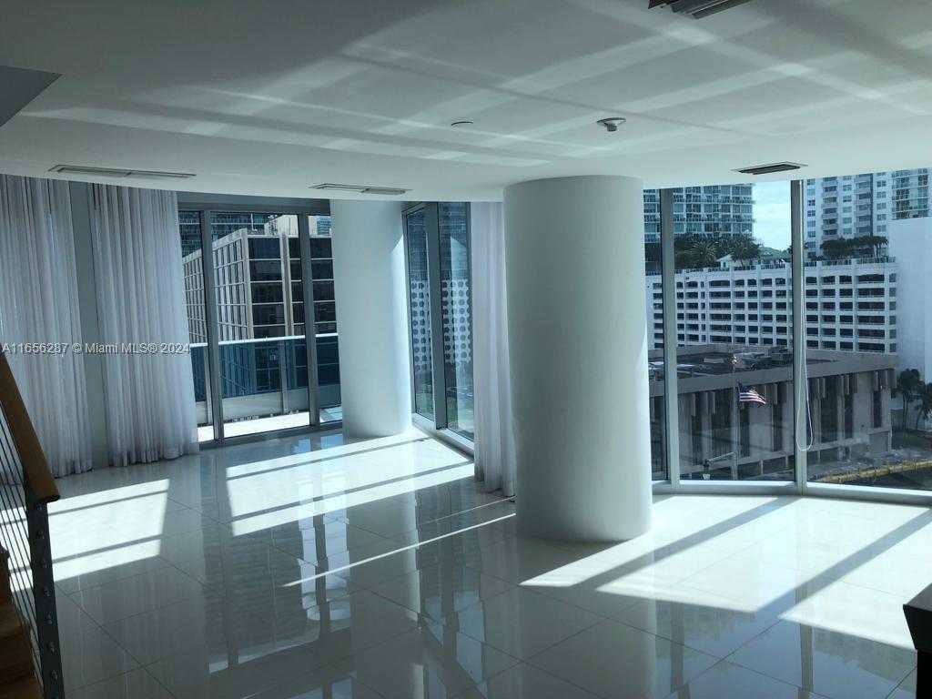 Small Image of 200 BISCAYNE BOULEVARD WAY #902, Miami Number 3