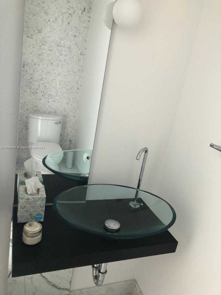 Small Image of 200 BISCAYNE BOULEVARD WAY #902, Miami Number 5