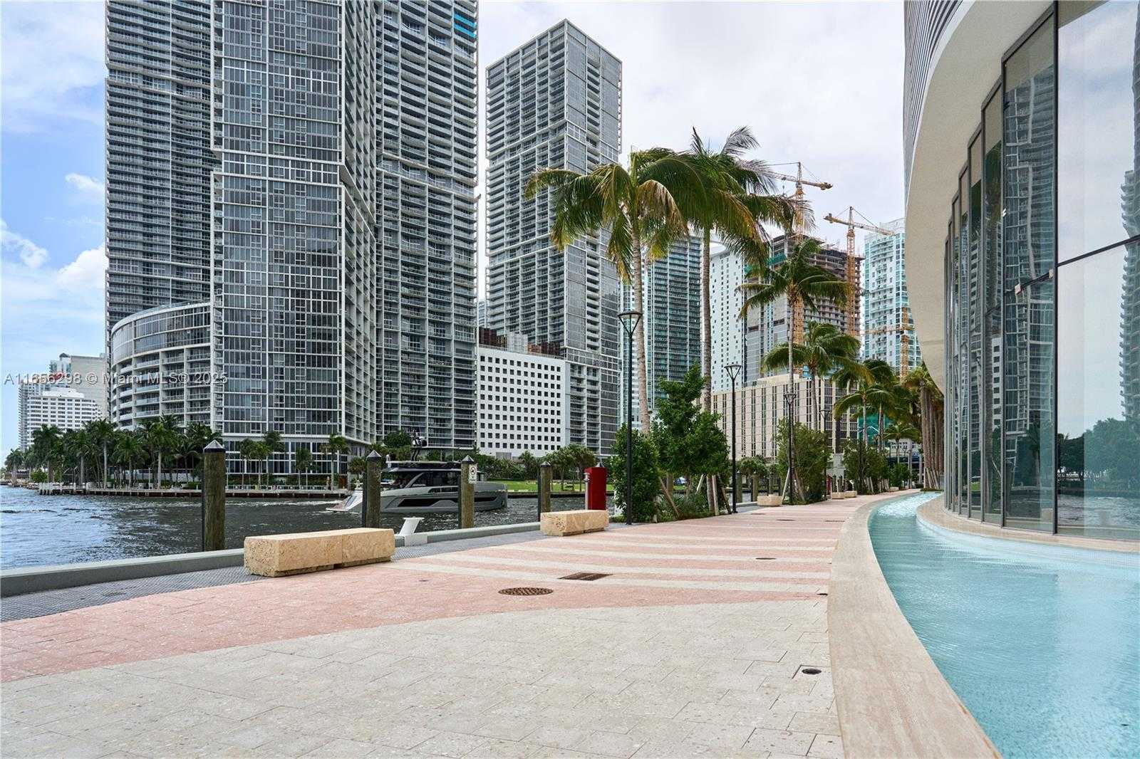 Small Image of 300 BISCAYNE BLVD WAY #6301, Miami Number 16