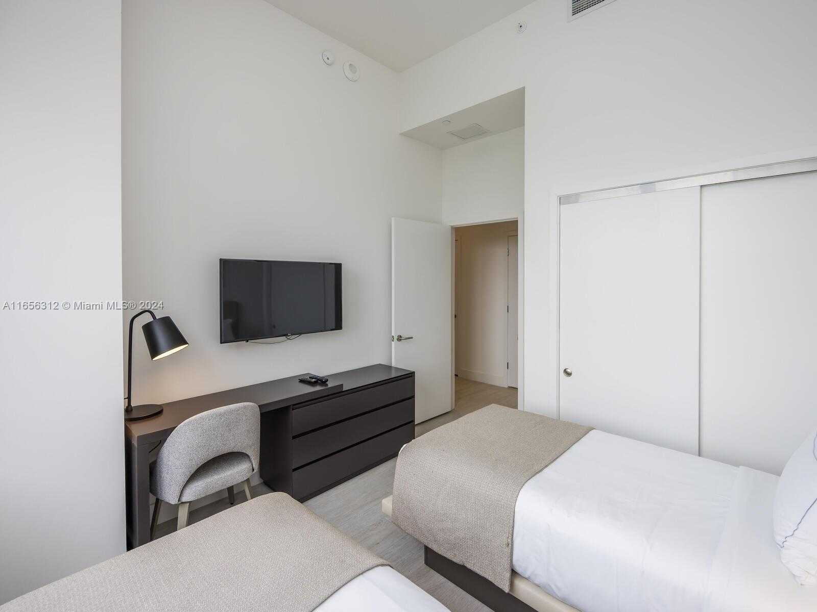 Small Image of 4010 SOUTH OCEAN DR #R408, Hollywood Number 79