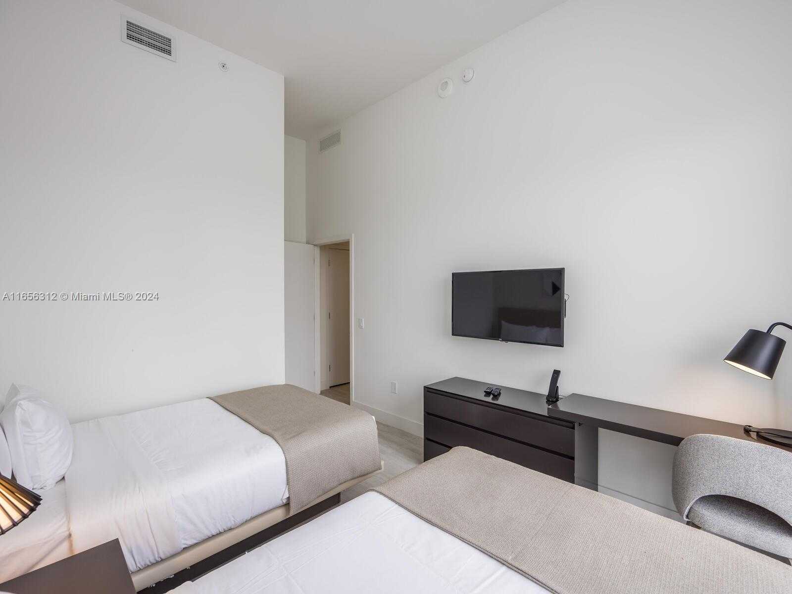 Small Image of 4010 SOUTH OCEAN DR #R408, Hollywood Number 86