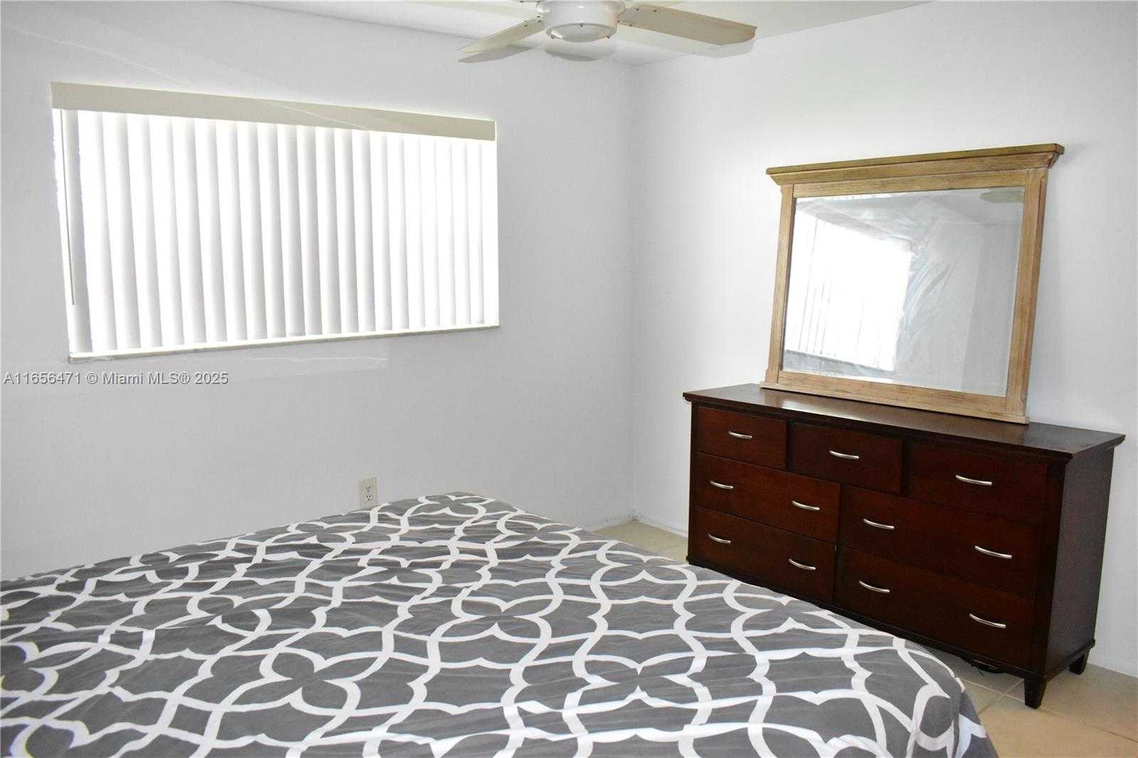 Small Image of 8450 SUNRISE LAKES BLVD #111, Sunrise Number 11