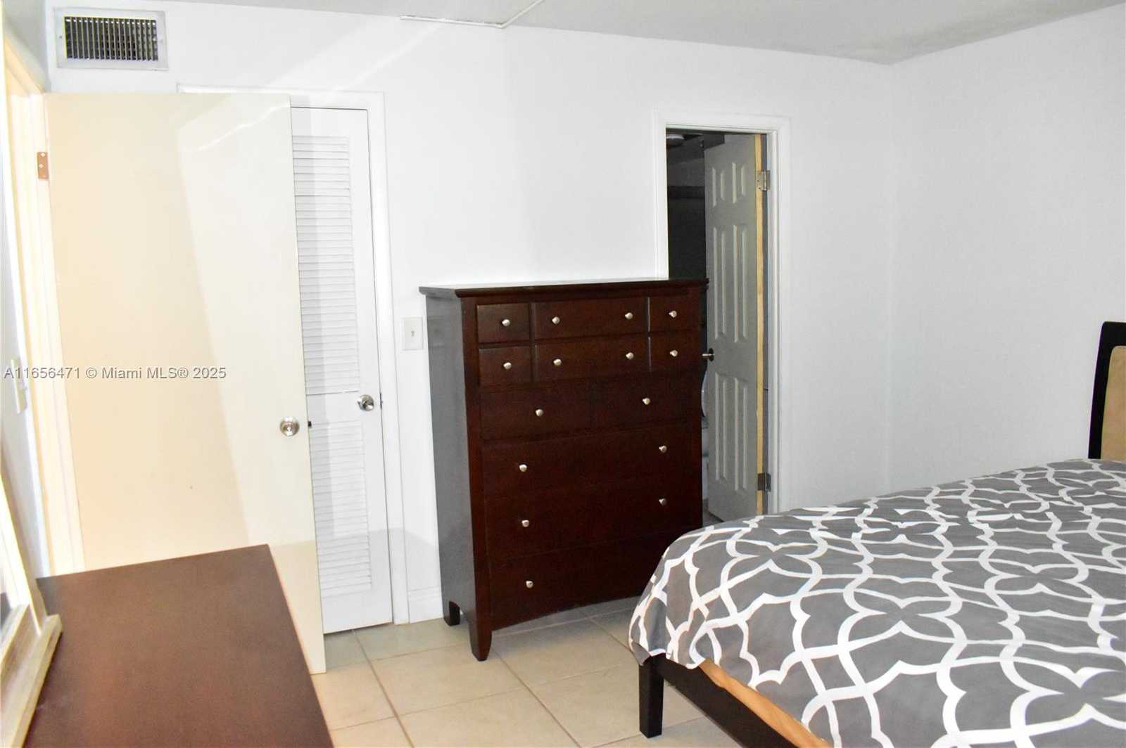 Small Image of 8450 SUNRISE LAKES BLVD #111, Sunrise Number 13