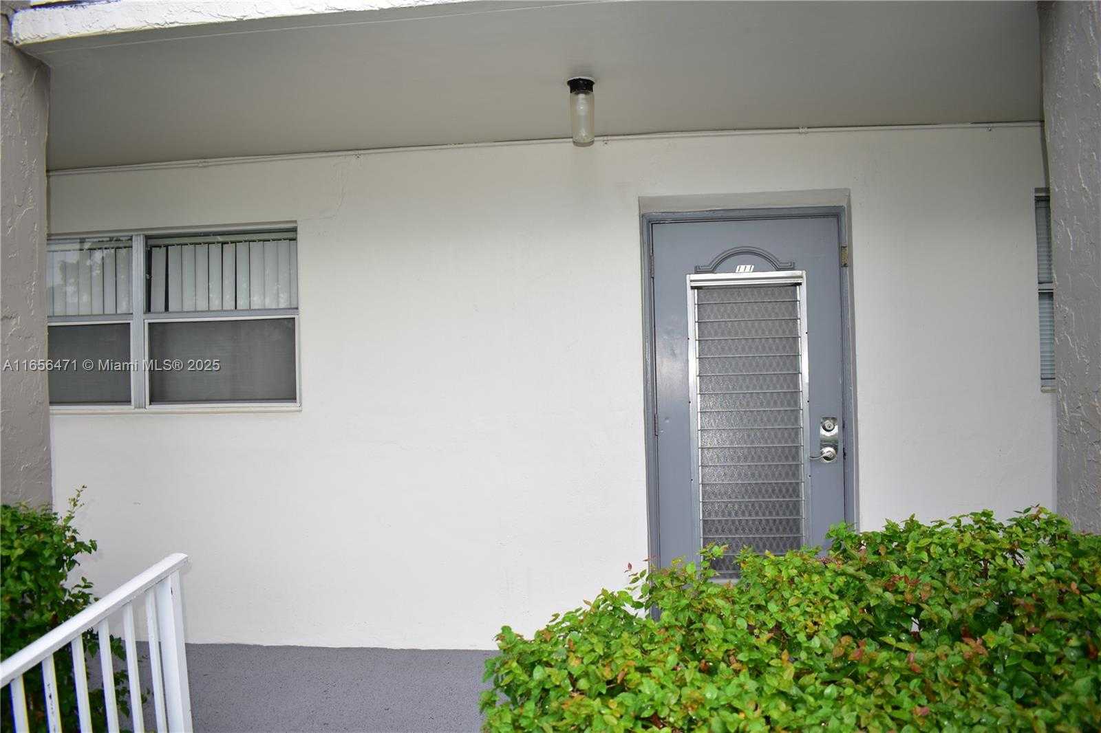 Small Image of 8450 SUNRISE LAKES BLVD #111, Sunrise Number 30