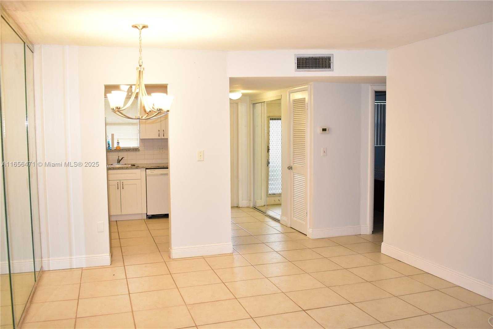 Small Image of 8450 SUNRISE LAKES BLVD #111, Sunrise Number 7