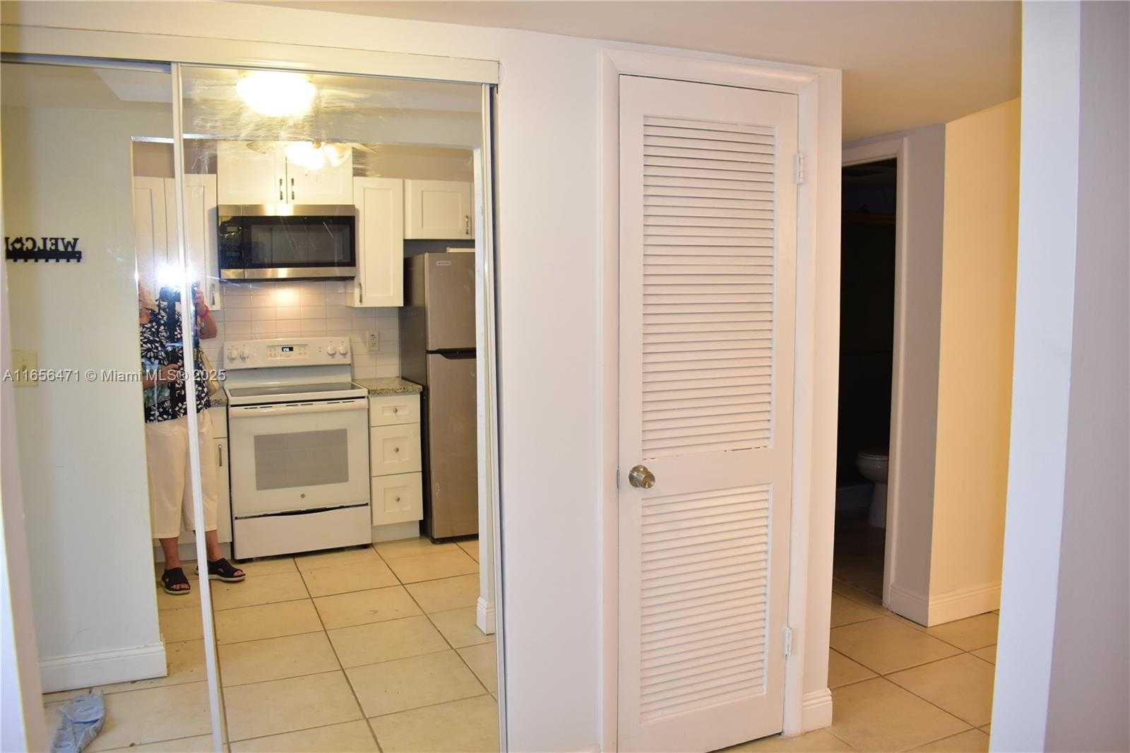 Small Image of 8450 SUNRISE LAKES BLVD #111, Sunrise Number 9