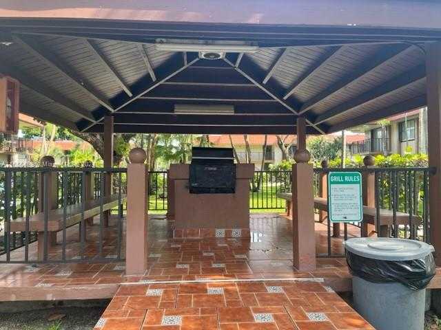 Small Image of 10411 SW 108th Ave, Miami, FL 33176, USA Number 12
