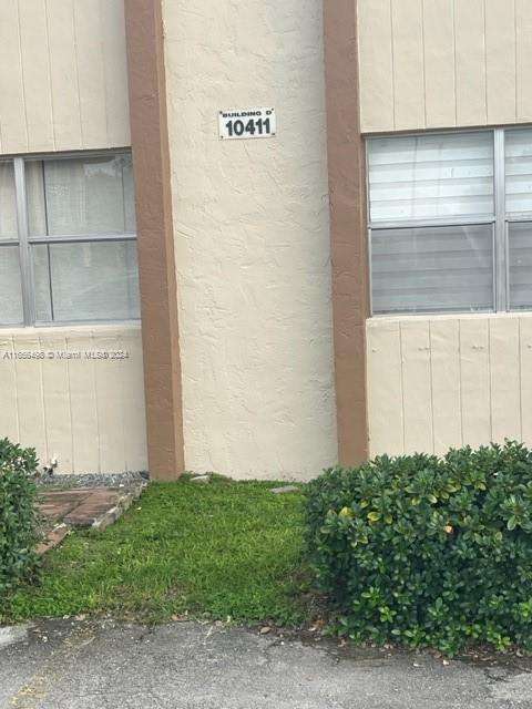 Small Image of 10411 SW 108th Ave, Miami, FL 33176, USA Number 2