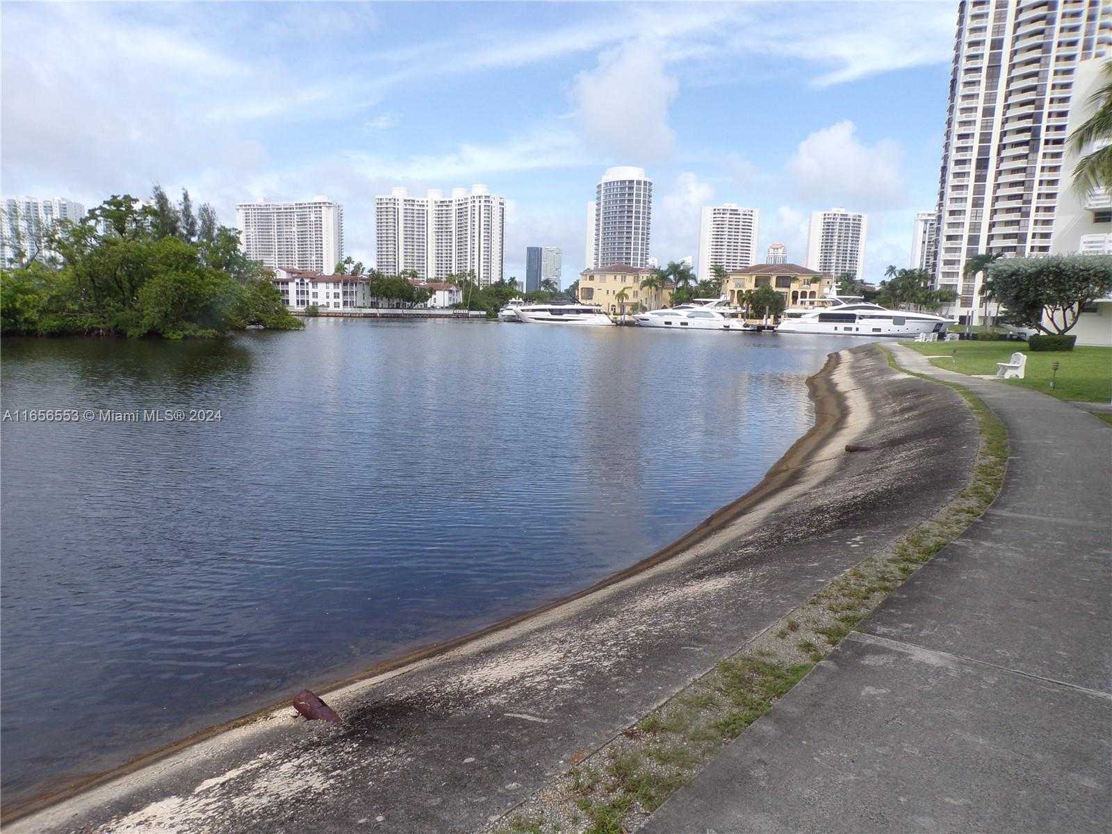 Small Image of 3030 MARCOS DR #T101, Aventura Number 2