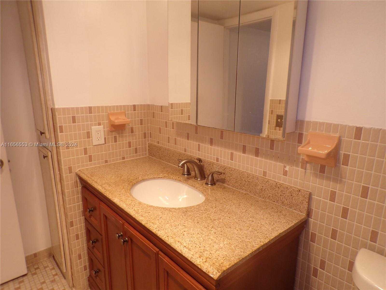 Small Image of 3030 MARCOS DR #T101, Aventura Number 46