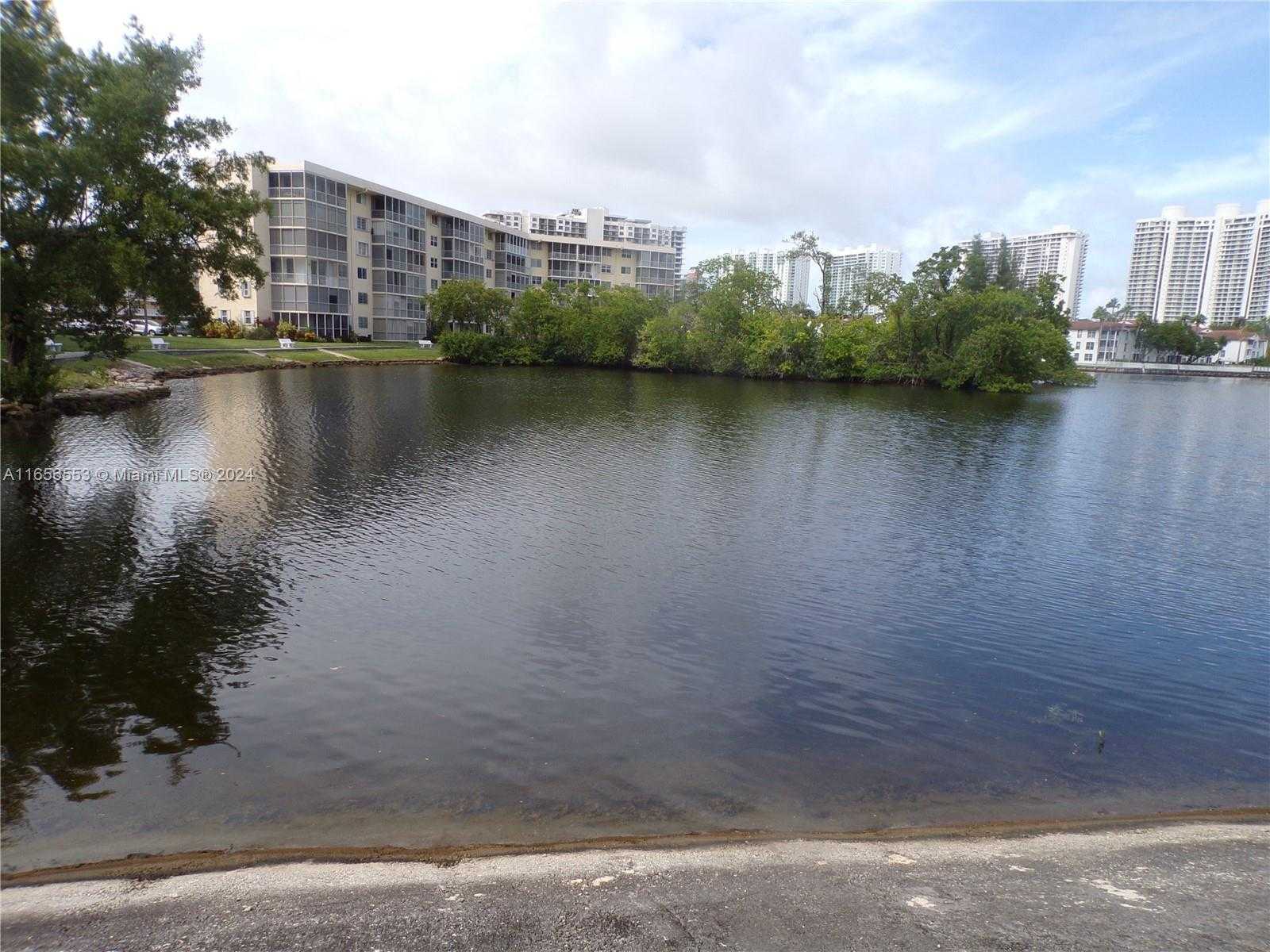 Small Image of 3030 MARCOS DR #T101, Aventura Number 8